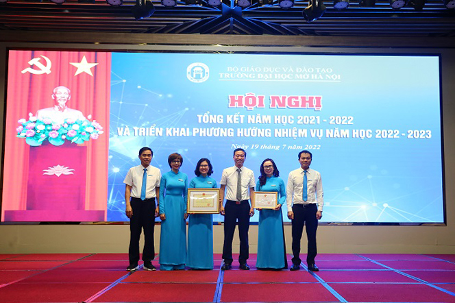 Trường Đại học Mở Hà Nội tổng kết năm học 2021-2022 và triển khai nhiệm vụ năm học 2022-2023 21