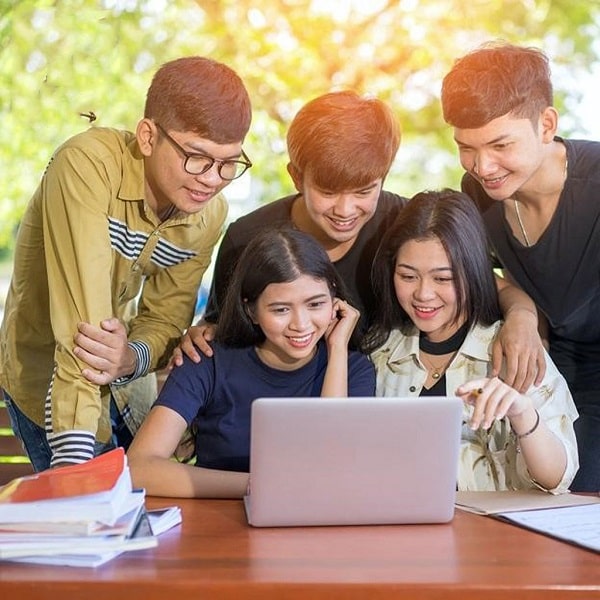 Học trung cấp nghề online là lựa chọn của nhiều bạn trẻ hiện nay