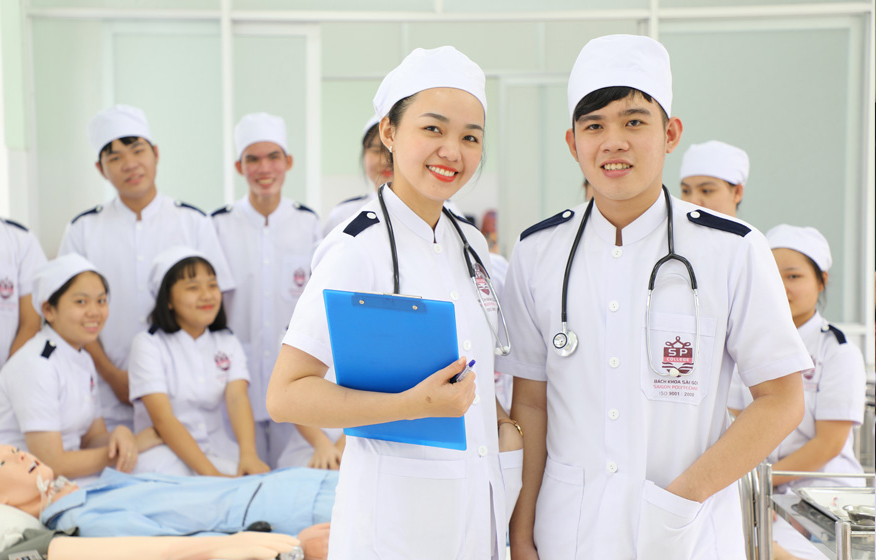 Học trung cấp dược sĩ đang là ngành học được nhiều học viên lựa chọn