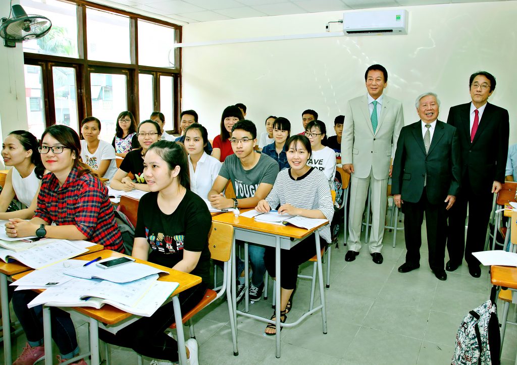 Học Trung cấp tiếng Nhật chương trình học đang thu hút sinh viên