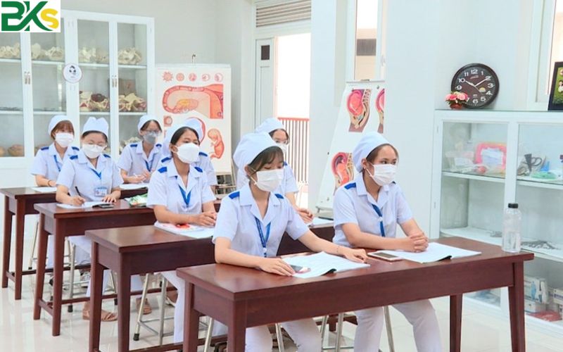 Thông tin xét tuyển Khóa Học Nghề Điều Dưỡng Chính Quy tại BKS