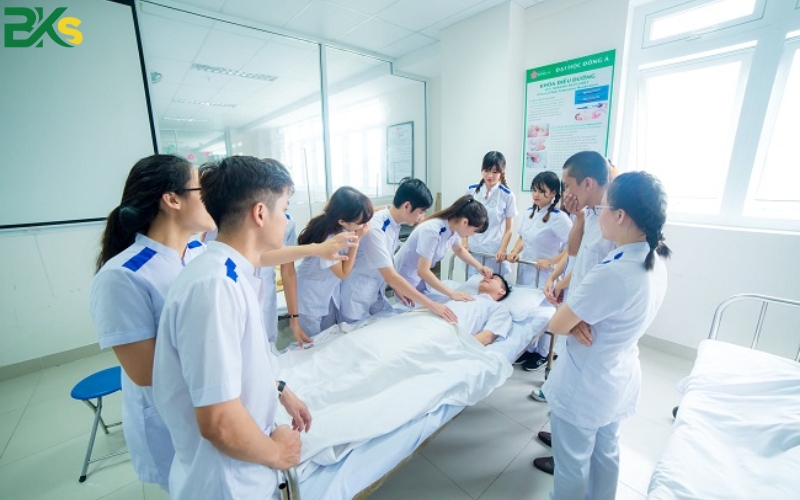 Khóa học cao đẳng nghề điều dưỡng tốt nhất hiện nay 6 Tìm trường học cao đẳng nghề điều dưỡng tốt và uy tín