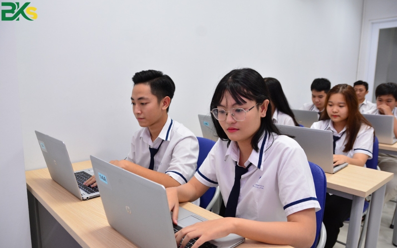 Vì sao nên chọn học Trung Cấp hệ chính quy, từ xa, hệ 9+ tại Trung cấp Công Nghệ Bách Khoa