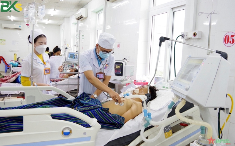 Bằng Cao đẳng Điều dưỡng ra trường làm việc gì? 5 Bằng Cao đẳng dược ra trường có mở được quầy thuốc không?