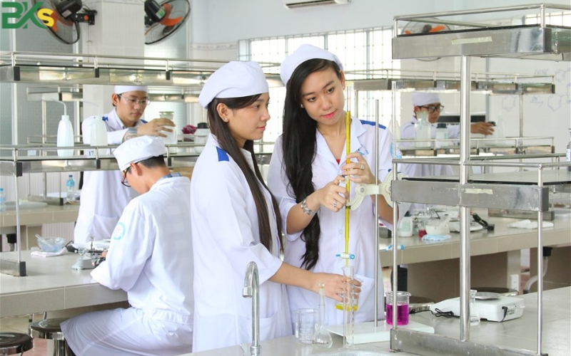 Thời gian học Cao đẳng Dược bao lâu? 6 Thời gian học Cao đẳng Dược mấy năm ra trường?