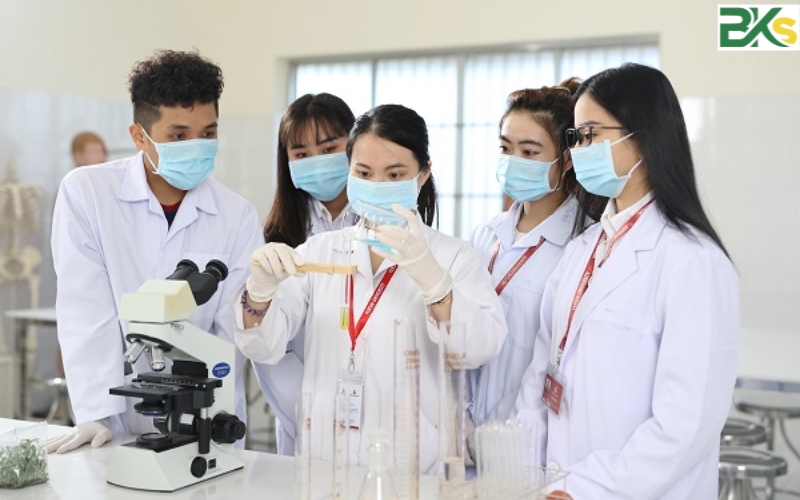 Liên thông cao đẳng dược học trường nào uy tín? 6 Học liên thông Cao đẳng Dược trường nào uy tín?