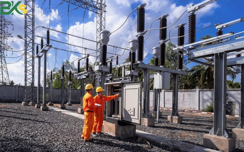 Trường học trung cấp Điện công nghiệp giá rẻ tại TP.HCM? 6 Học xong ra trường thì làm gì?