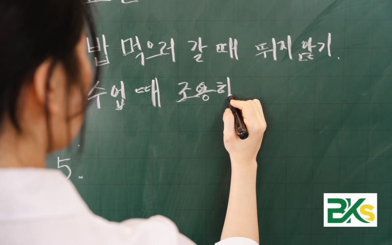 Điều kiện xét tuyển và thời gian học Cao đẳng Tiếng Hàn Quốc