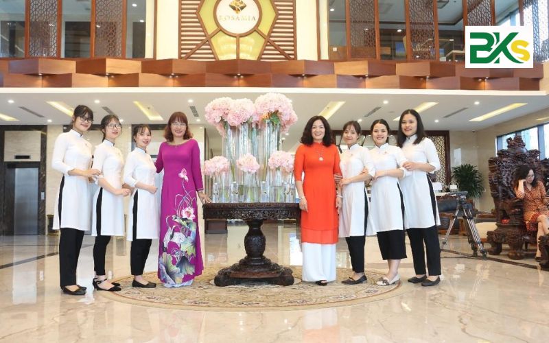 Vì sao nên học Trung cấp Quản trị lữ hành thay vì Đại học? 7 Học phí Trung cấp Quản trị lữ hành