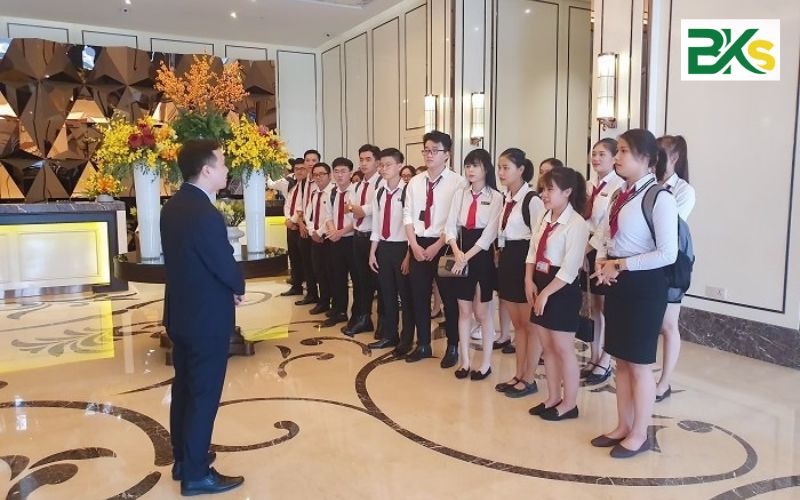 Vì sao nên học Trung cấp Quản trị lữ hành thay vì Đại học? 5 Vì sao nên học Trung cấp Quản trị lữ hành thay vì đại học?