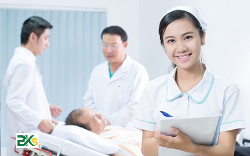 Ai nên học Trung cấp Điều dưỡng trực tuyến?