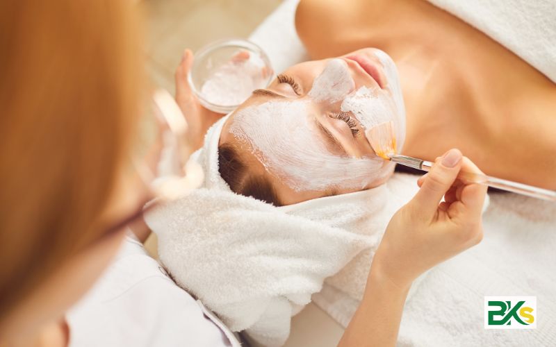 Cao đẳng Chăm sóc sắc đẹp chính quy