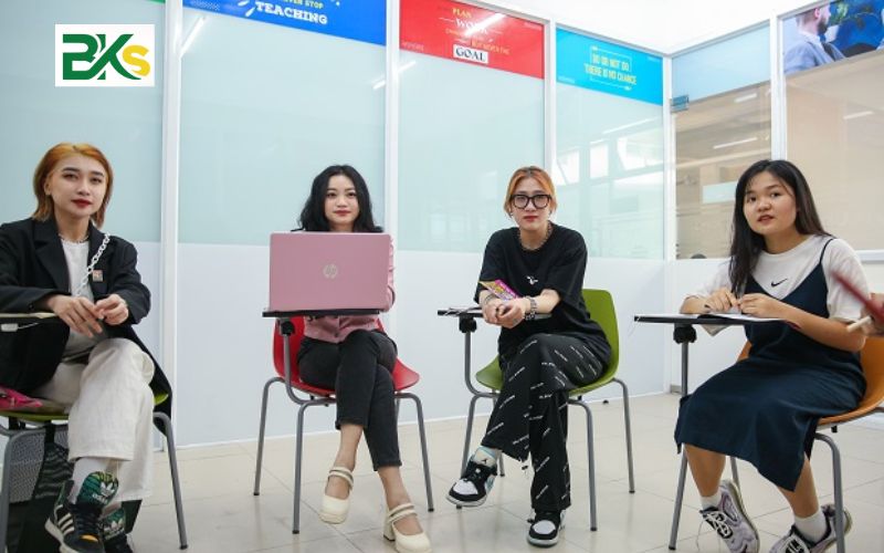 Thông Báo Tuyển Sinh Cao Đẳng Từ Xa 5 Cơ hội nghề nghiệp sau khi tốt nghiệp Cao đẳng Quan hệ công chúng
