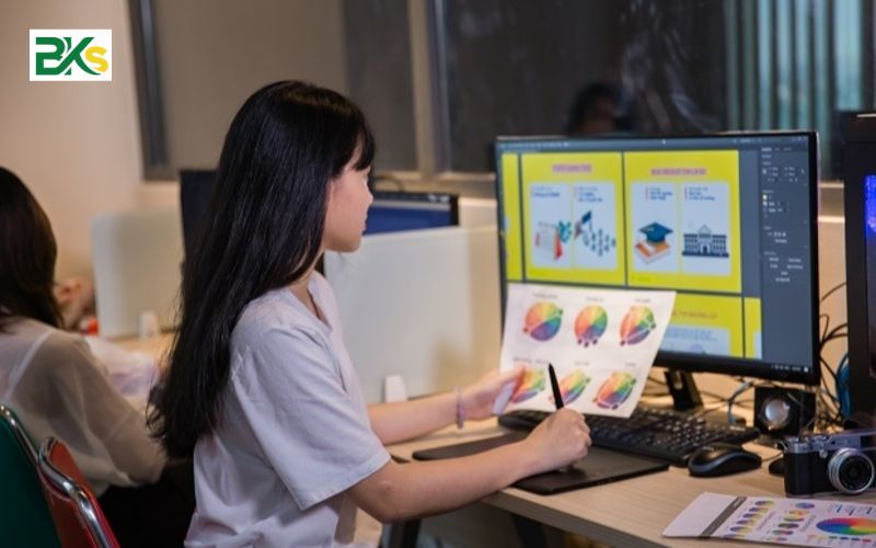 Tuyển sinh khóa học Cao đẳng Thiết kế đồ họa, xét tuyển online - nhận bằng chính quy 4 Nên học Cao đẳng Thiết kế đồ họa ở đâu thì tốt nhất?