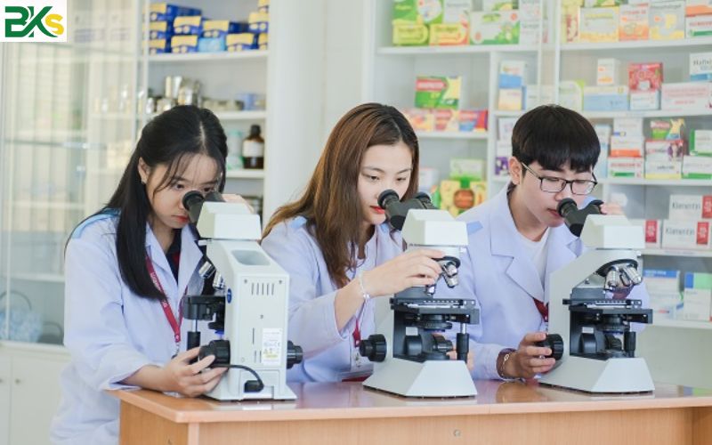 Thông báo tuyển sinh Văn bằng 2 Cao đẳng Dược 7 Lợi ích khi học Văn bằng 2 Cao đẳng Dược