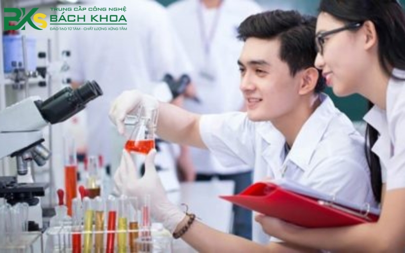 Khóa học Trung cấp Dược sĩ từ xa mới nhất - Đang xét tuyển 6 Lợi ích khi chọn học Trung cấp Dược sĩ Từ xa