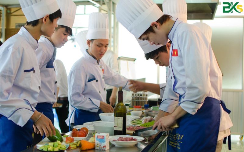 Học Trung cấp Kỹ thuật chế biến món ăn