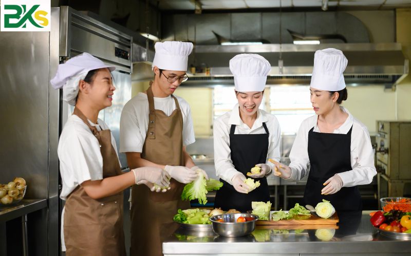 Chương trình học Trung cấp Kỹ thuật chế biến món ăn Từ xa