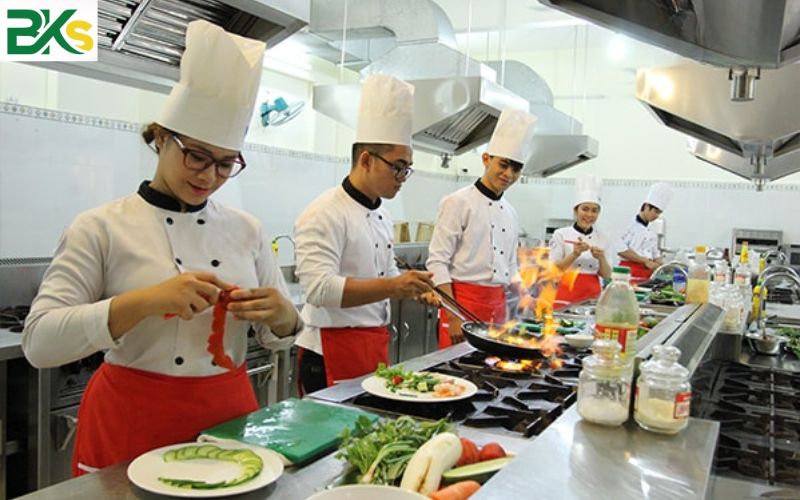 Học Trung cấp Kỹ thuật chế biến món ăn cấp tốc là gì?