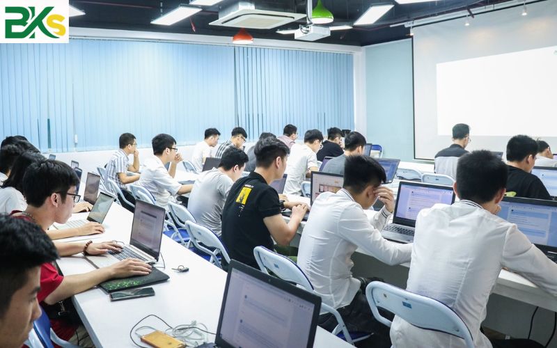 Lý do nên chọn học Trung cấp Công nghệ thông tin Vừa học vừa làm ở Trường Trung Cấp Công Nghệ Bách Khoa