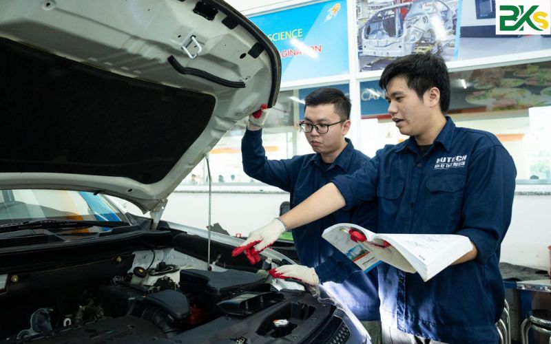 Học ngành Kỹ thuật ô tô tại Trường Trung Cấp Công Nghệ Bách Khoa