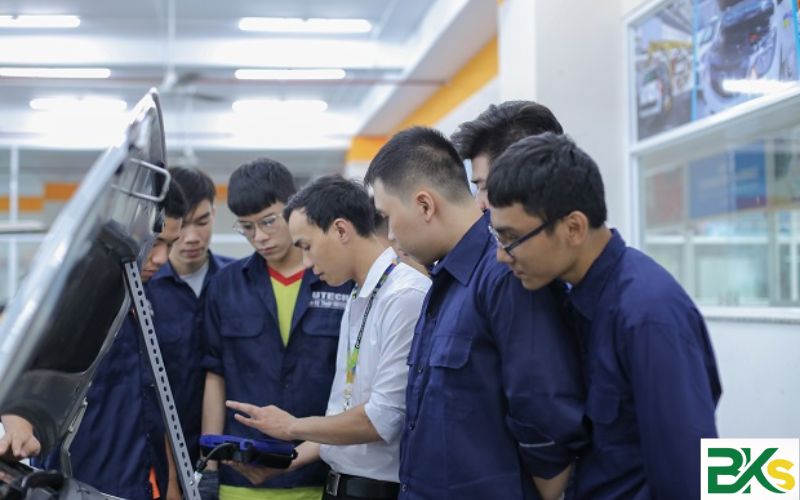 Tại sao nên học ngành Kỹ thuật ô tô lúc này?