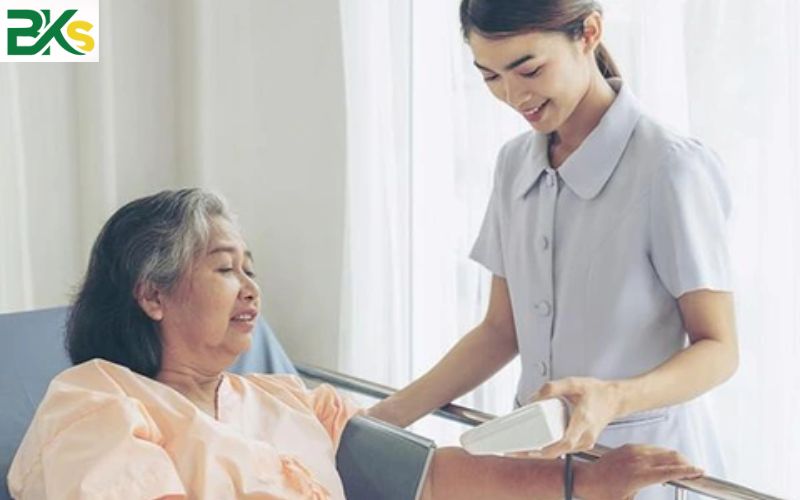 Thời gian học Trung cấp ngành Điều dưỡng bao lâu?