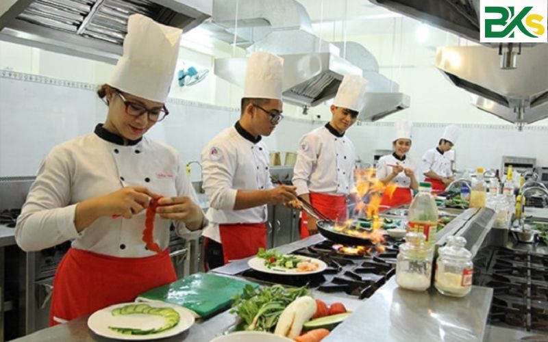 Thời gian học Trung cấp ngành Kỹ thuật chế biến món ăn tại Trường Trung Cấp Công Nghệ Bách Khoa