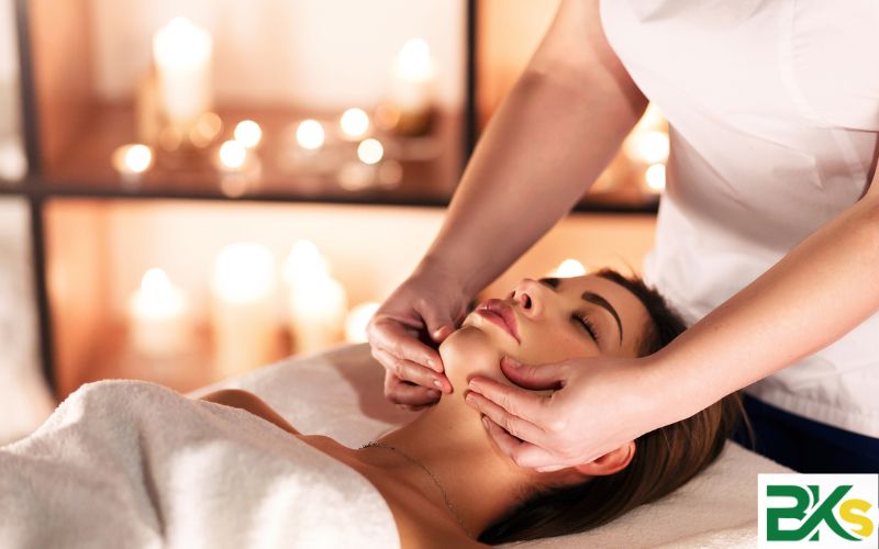 Học phí Trung cấp Chăm sóc sắc đẹp Trực tuyến mới nhất 4 Trung cấp Chăm sóc sắc đẹp là gì?