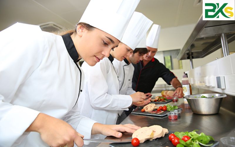 Trung cấp Kỹ thuật chế biến món ăn là học những gì?
