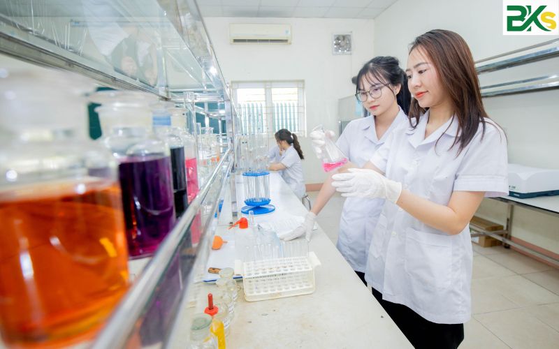 Chương trình đào tạo Trung cấp ngành Dược tại Trường Trung Cấp Bách Khoa