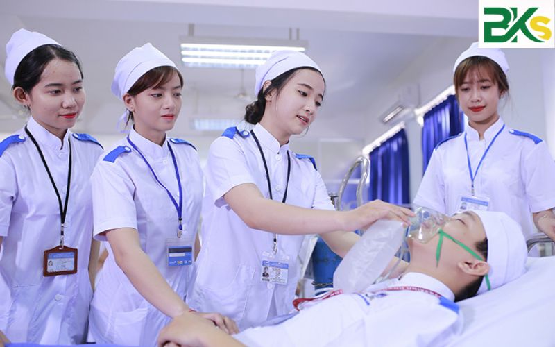 Khai giảng khóa học Trung cấp ngành Điều dưỡng 2026 tại TPHCM 5 Khóa học Trung cấp ngành Điều dưỡng 2026