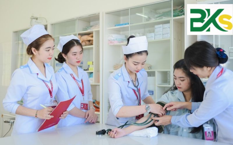 Đăng ký khóa học Trung cấp ngành Y sĩ đa khoa Từ xa dành cho người đi làm 7 Cơ hội nghề nghiệp sau khi tốt nghiệp Trung cấp Y sĩ đa khoa Từ xa