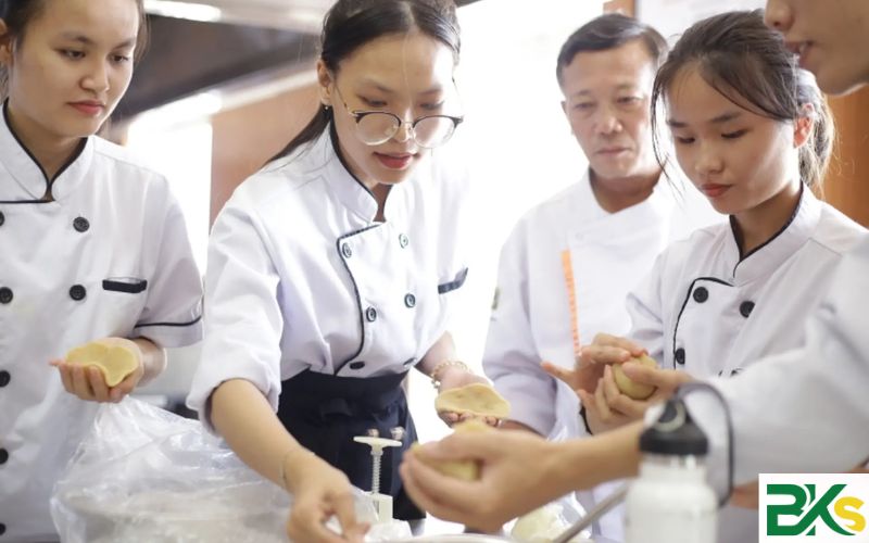 Học phí Cao đẳng Quản trị nhà hàng