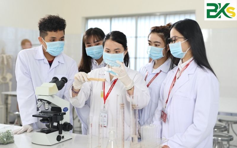 Đăng ký khóa học Trung cấp ngành Y sĩ đa khoa Từ xa dành cho người đi làm 5 Quyền lợi khi đăng ký học Trung cấp ngành Y sĩ đa khoa Từ xa