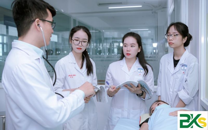 Học Trung cấp ngành Điều dưỡng Cấp tốc tại TPHCM 6 Ưu điểm khi chọn học Trung cấp Điều dưỡng cấp tốc