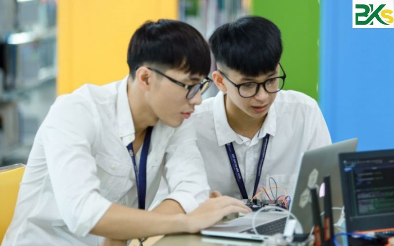 Học xong Trung cấp CNTT có thể làm công việc gì?