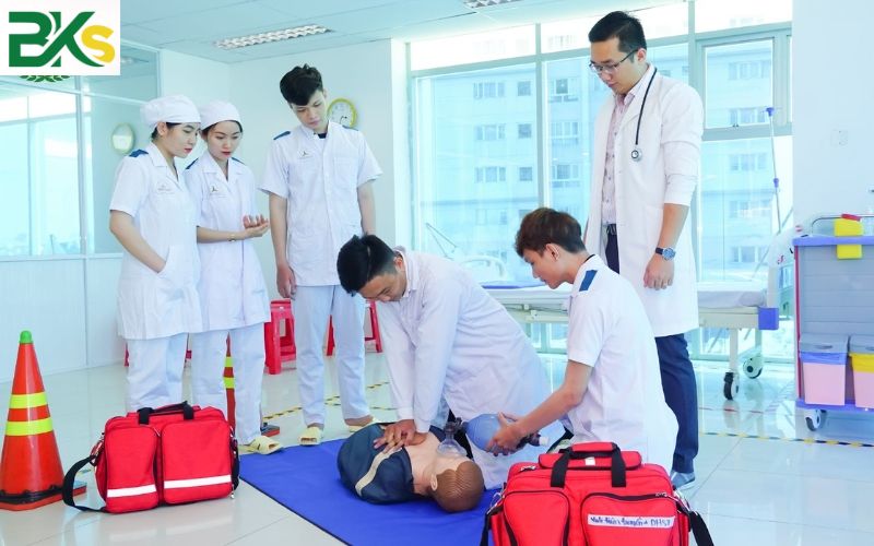 Trung cấp Y sĩ đa khoa là học cái gì?