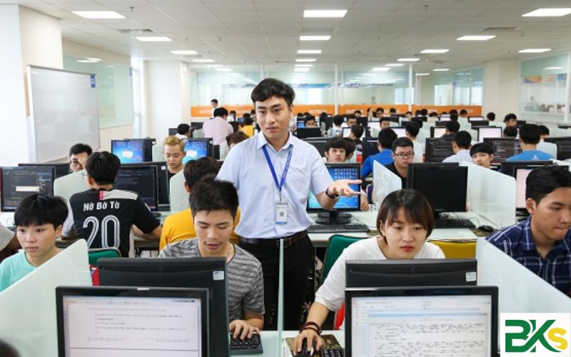 Ai phù hợp để học văn bằng 2 Công nghệ thông tin?