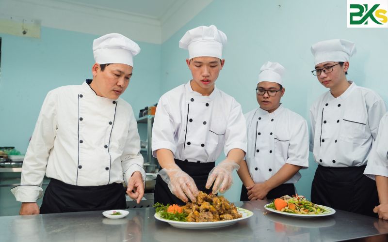 Chương trình đào tạo Kỹ thuật chế biến món ăn học những gì?