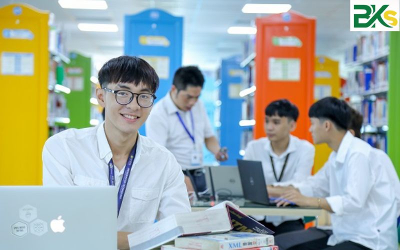 Thông báo tuyển sinh Liên thông Trung cấp Công nghệ thông tin lên Đại học 6 Có nên học Liên thông Trung cấp Công nghệ thông tin không?