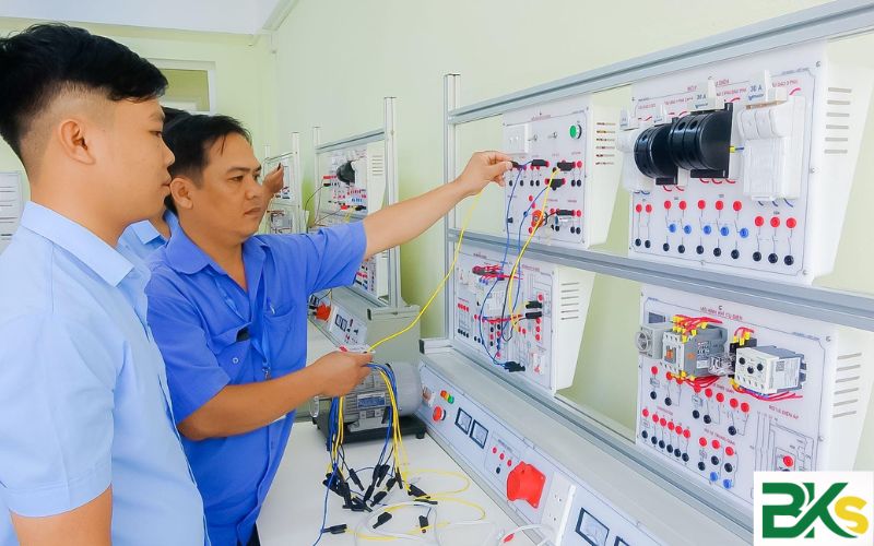 Chương trình đào tạo Điện công nghiệp dân dụng chuẩn Bộ 5 Điện công nghiệp dân dụng là học cái gì?