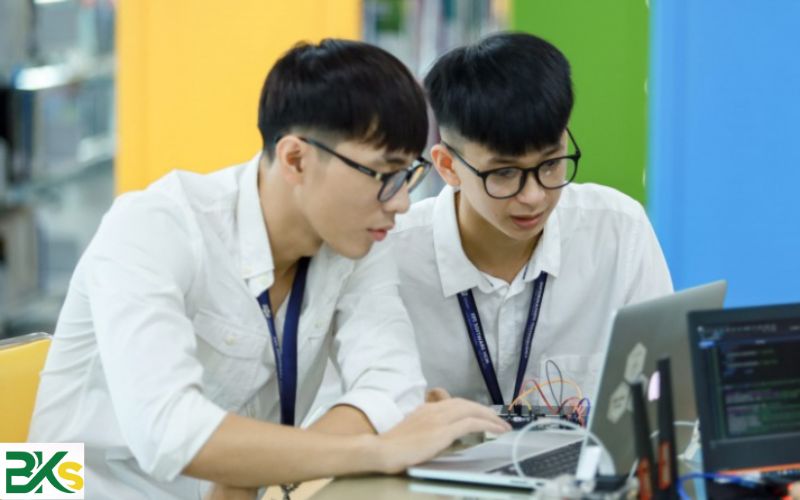 Thông báo tuyển sinh Liên thông Trung cấp Công nghệ thông tin lên Đại học 7 Trường đào tạo Liên thông Trung cấp Công nghệ thông tin uy tín?