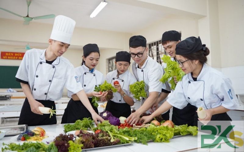 Liên thông ngành Kỹ thuật chế biến món ăn Từ xa