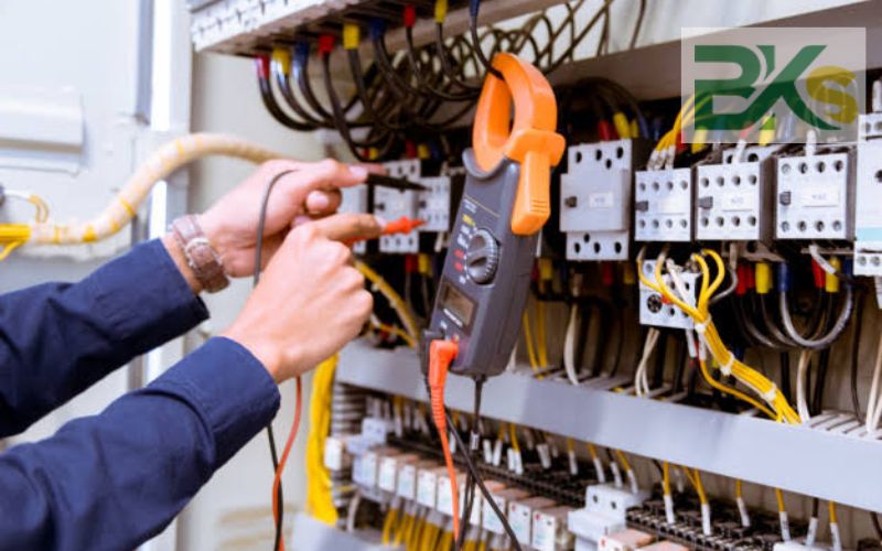 Nên học Đại học hay Cao đẳng Điện công nghiệp Từ xa? 7 Học Cao đẳng Điện công nghiệp Từ xa