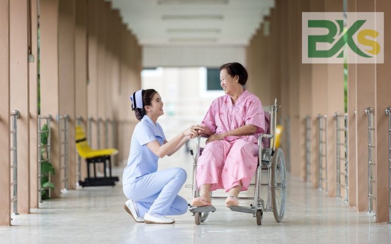 Trung cấp Điều dưỡng học cuối tuần dành cho người đi làm 5 Người đi làm có nên học Trung cấp Điều dưỡng vào cuối tuần không?