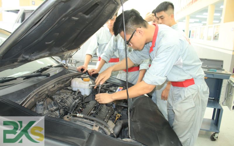 Trung cấp Công nghệ ô tô có gì nổi bật?