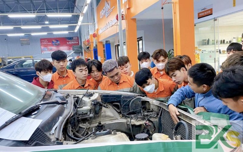 Trung cấp Công nghệ ô tô xét học bạ học những gì?
