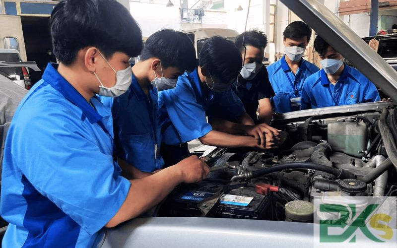 Vì sao nhiều người chọn học Trung cấp Công nghệ ô tô theo hình thức xét học bạ?