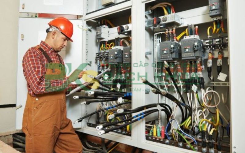 Nên học Trung cấp Điện công nghiệp học online có bằng Chính quy ở đâu? 6 Trung cấp Điện công nghiệp học online có phù hợp không?